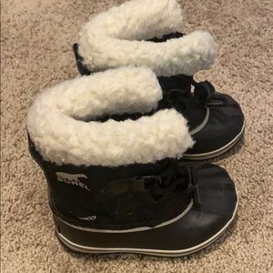 Sorel waterproof toddler boots- sz 8